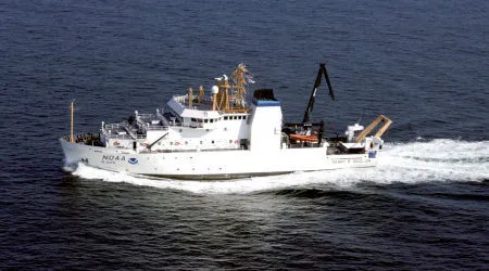 33HH - NOAA Fisheries Research Vessel Henry B. Bigelow