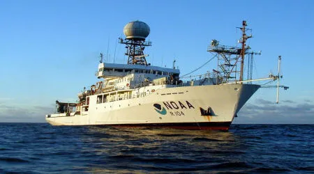 33R0 - NOAA Research Vessel Ronald H. Brown